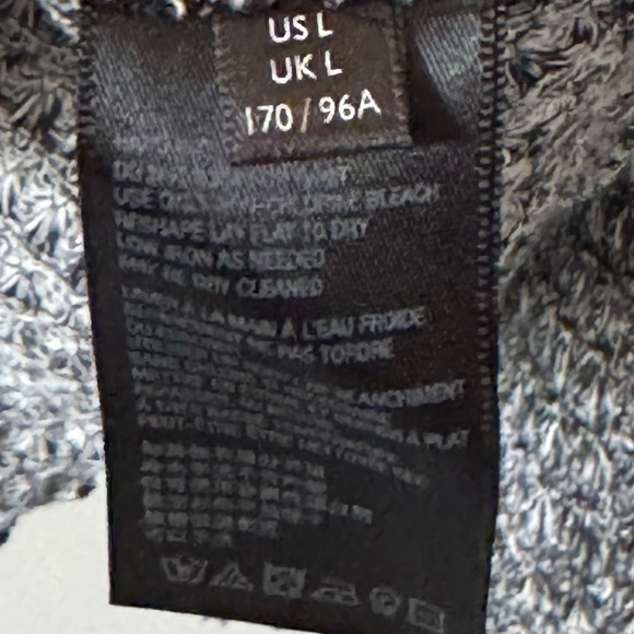 URBAN OUTFITTERS WAFFLE KNIT DOUBLE V NECK SWING TANK TOP GRAY MARL SIZE LARGE - Picture 4 of 5